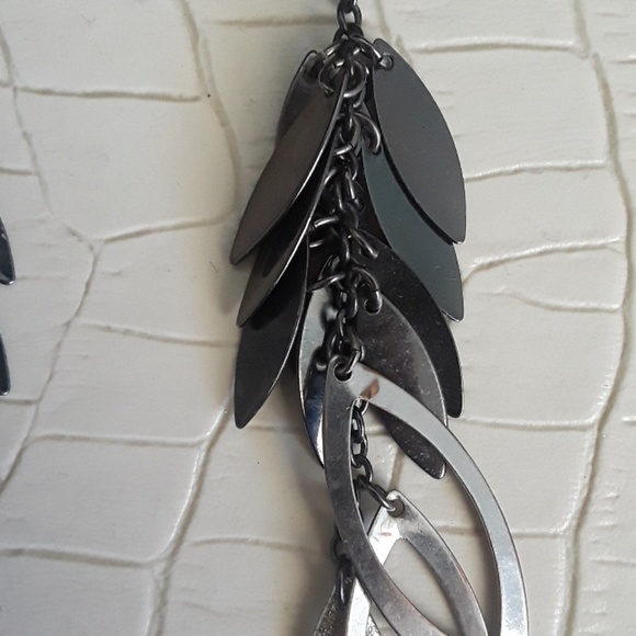 Long earrings - Picture 3 of 6